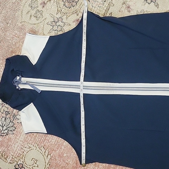 Weekends by Chico's Blue Sleeveless Zip Front Stretchy Vest Golf Size L - Picture 10 of 12